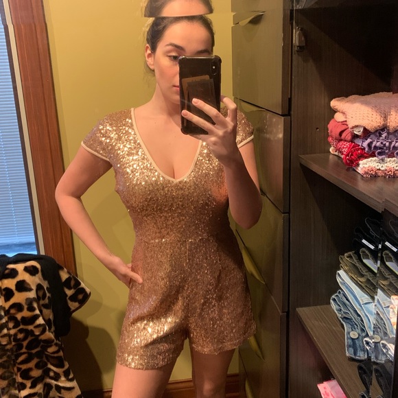 SPARKLY ROMPER - Picture 3 of 3